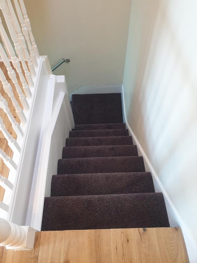 London Luxury Spacious 2 Bedroom Apartment 4 Mins From Ilford Stn. Free Parking Экстерьер фото